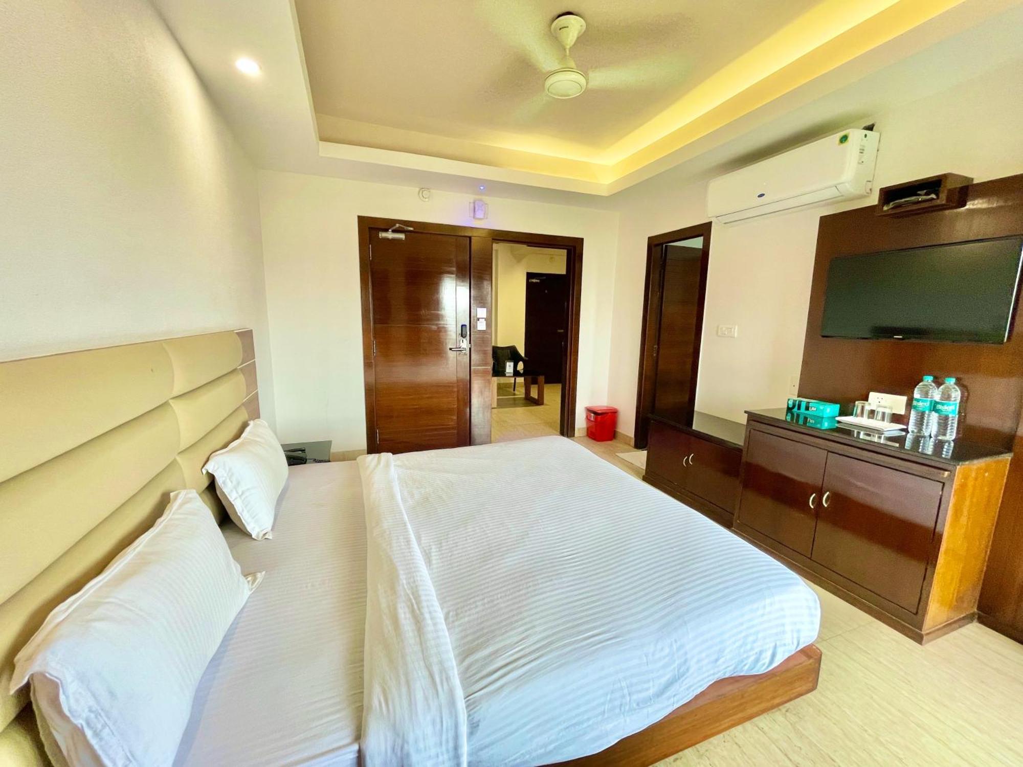 Puri Hotel G R P Puri, A Premier Beachfront Luxury Hotel Sea Beach And Temple Fully Air Conditioned Hotel With Lift-Wifi-Parking And Swimming-Pool, Breakfast Included, Best Hotel In Puri Bagian luar foto