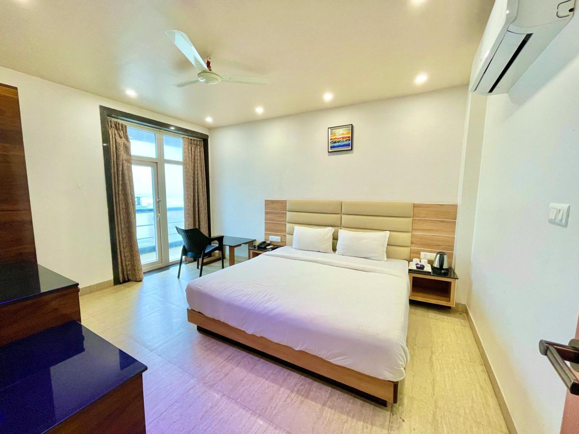 Puri Hotel G R P Puri, A Premier Beachfront Luxury Hotel Sea Beach And Temple Fully Air Conditioned Hotel With Lift-Wifi-Parking And Swimming-Pool, Breakfast Included, Best Hotel In Puri Bagian luar foto